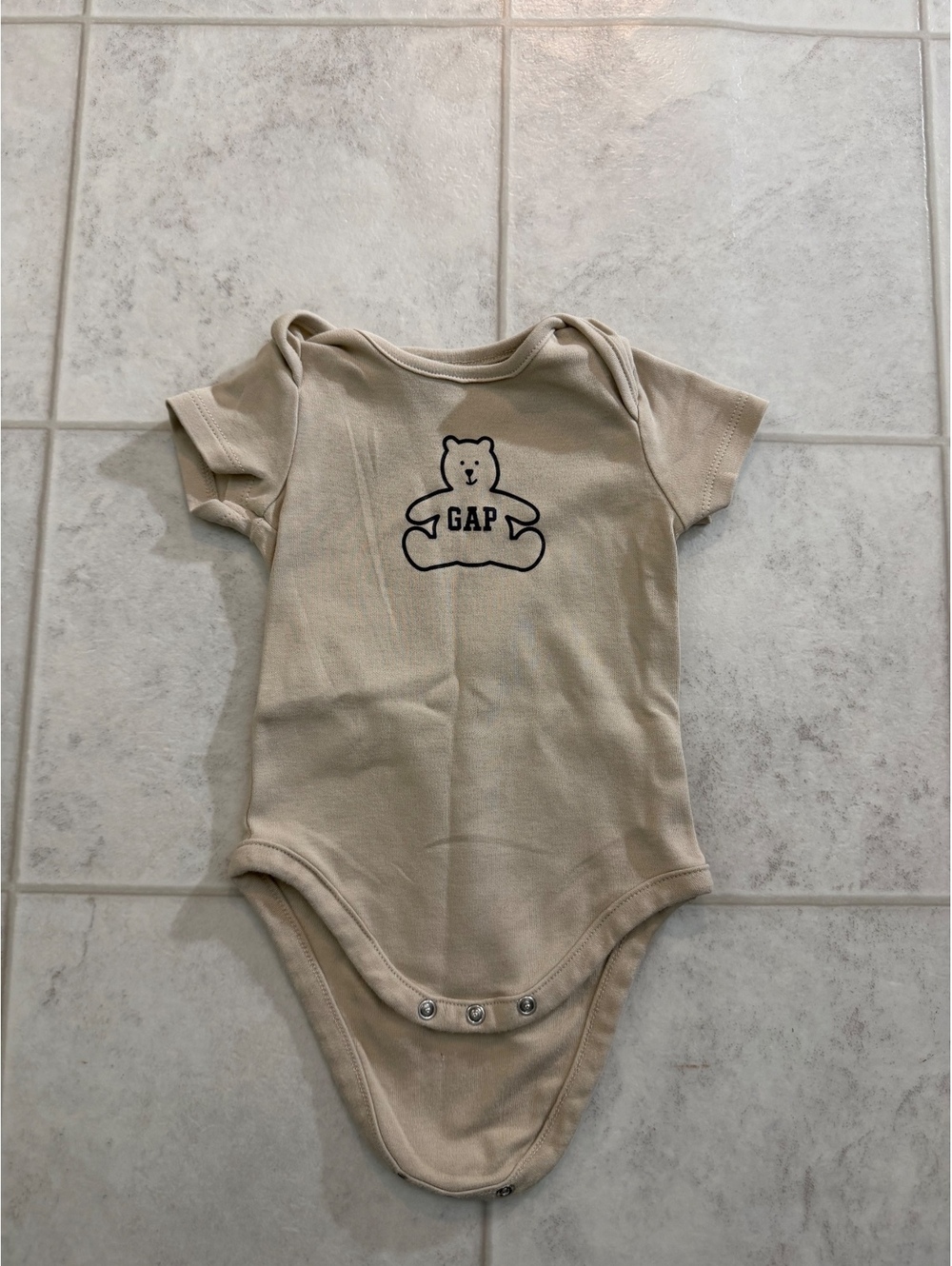 baby GAP beige short sleeve bodysuit 18M